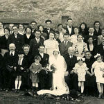 La traditionnelle photo de mariage suit la cérémonie