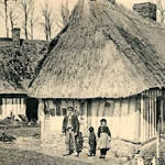 Le chaume, beaucoup utilisé en Normandie et en Bretagne disparaît peu à peu en raison des dangers d'incendie