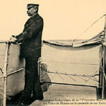 Albert I de Monaco sur la passerelle de son yacht Princesse Alice lors d'une campagne scientifique