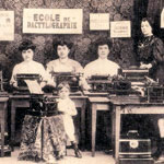 Au début du XXe siècle, les dactylographes débrouillardes et érudites peuvent prétendre à des salaires élevés, surtout dans les administrations et les grandes entreprises.